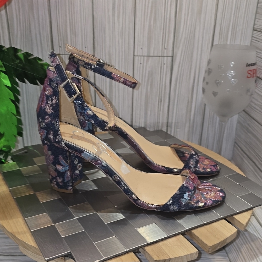 Floral Ankle Strap Block Heel Sandals‎ - Picture 3 of 12